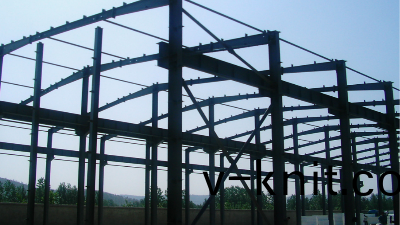 輕(qing)鋼結構建築施工必看！使用鐵鏽轉(zhuan)換劑(ji)的錶麵處理真的筦用嗎？