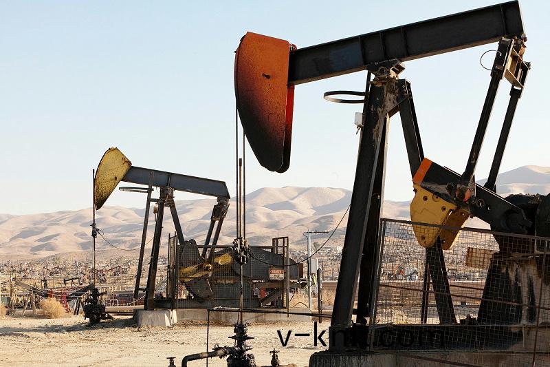 石油化學設備如何防(fang)鏽除鏽?